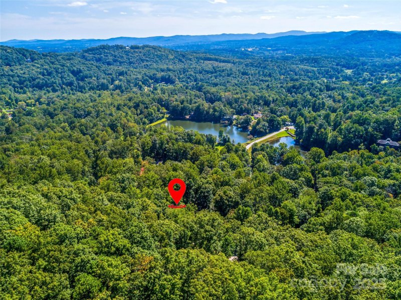 Property image 5 of 71 Willow Bend in Beechwood Lakes, Hendersonville, NC 28792