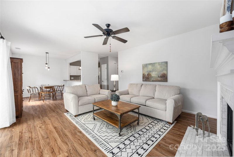 Property image 3 of 766 Marsh Road in Hunters Run, Charlotte, NC 28209