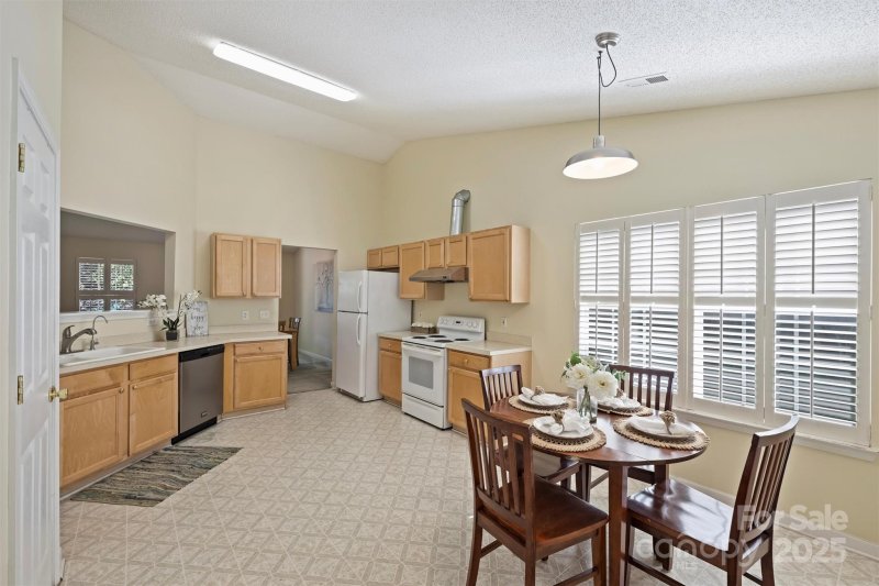 Property image 3 of 8612 Cedardale Ridge Court in Highland Creek, Charlotte, NC 28269