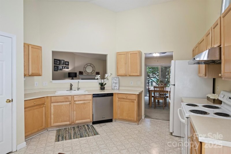 Property image 5 of 8612 Cedardale Ridge Court in Highland Creek, Charlotte, NC 28269