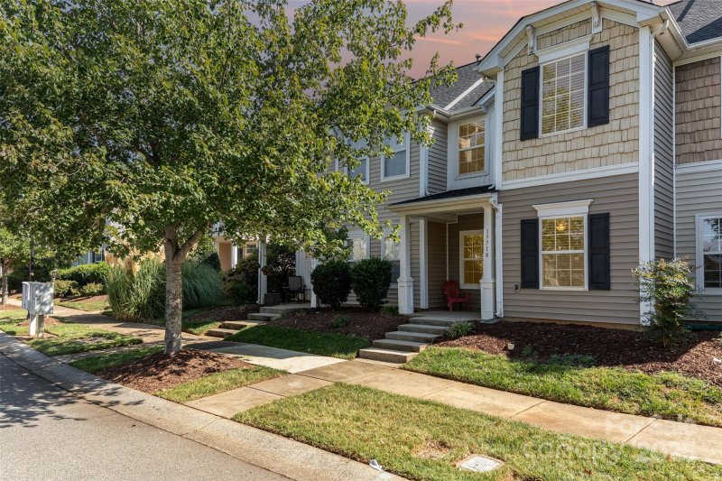 Property image 2 of 17718 Caldwell Track Drive in Caldwell Station, Cornelius, NC 28031