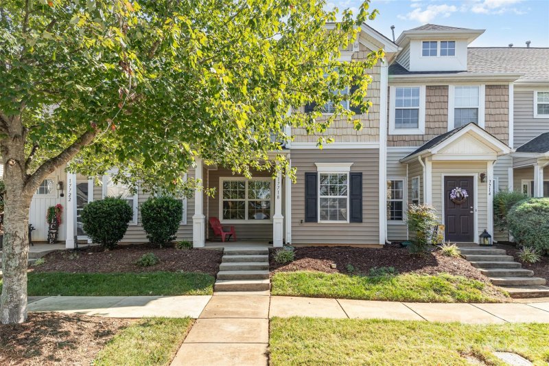 Property image 3 of 17718 Caldwell Track Drive in Caldwell Station, Cornelius, NC 28031