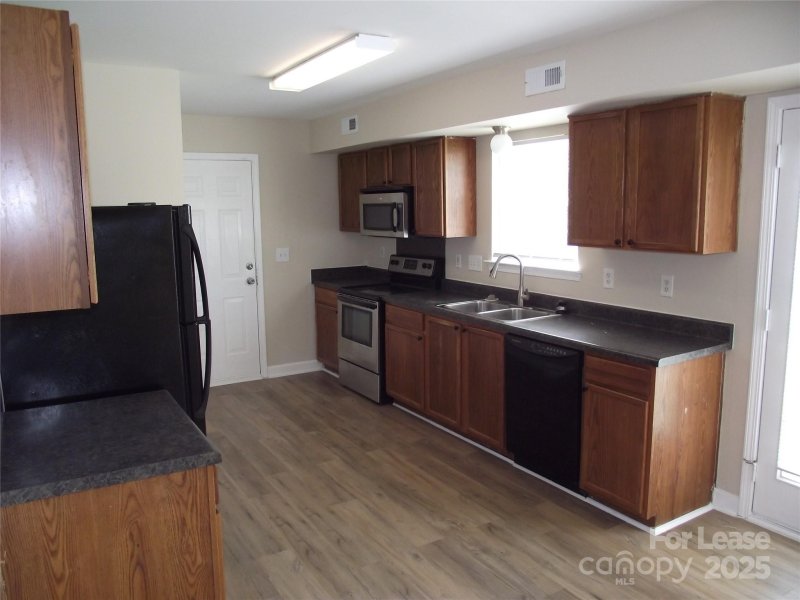 Property image 4 at 1300 Alston Hill Drive, Charlotte, NC 28214