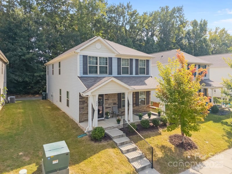 Property image 2 of 555 Stockton Way in Ebenezer Village, Rock Hill, SC 29732