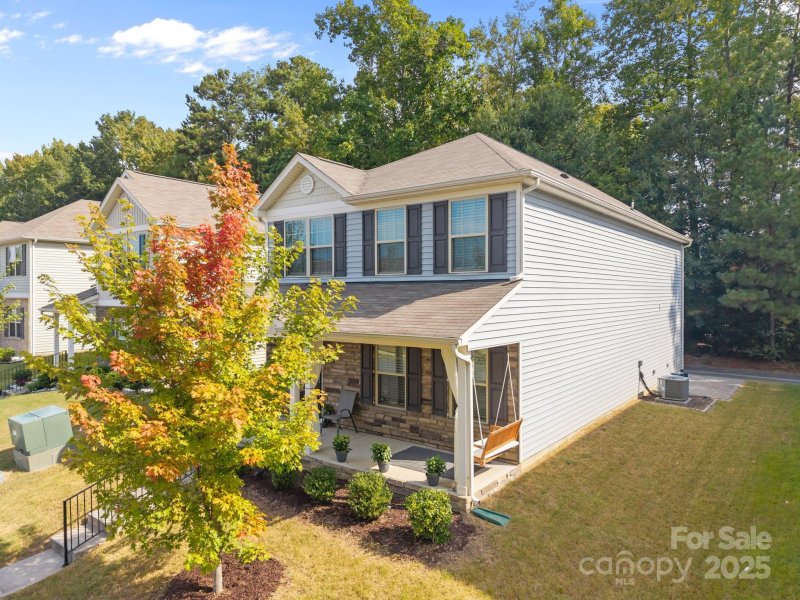 Property image 3 of 555 Stockton Way in Ebenezer Village, Rock Hill, SC 29732