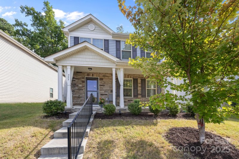 Property image 4 of 555 Stockton Way in Ebenezer Village, Rock Hill, SC 29732