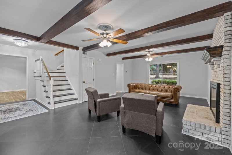 8936 Rittenhouse Circle