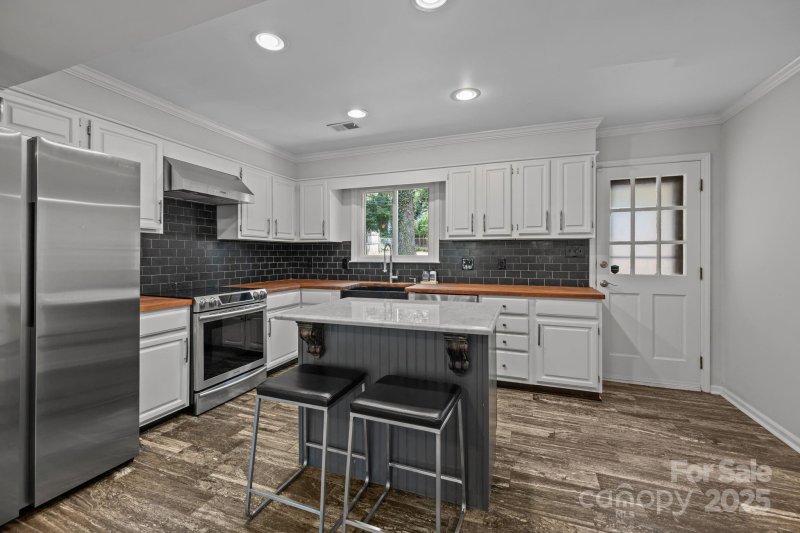 Property image 5 at 8936 Rittenhouse Circle, Charlotte, NC 28270