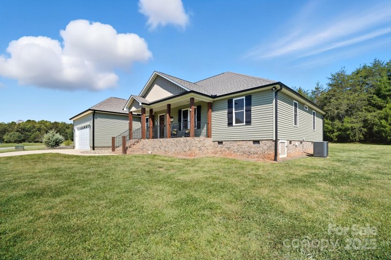 Property image 3 at 3482 Storybrook Lane, Sherrills Ford, NC 28673