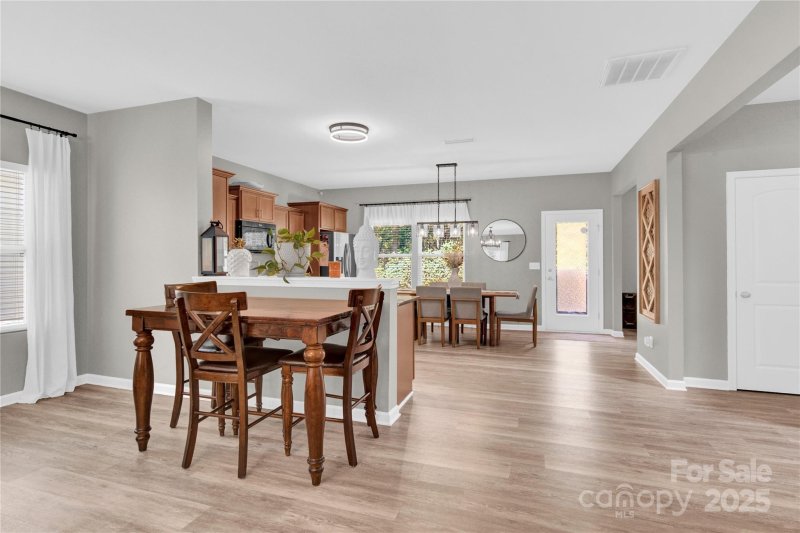 Property image 5 of 9726 Eagle Feathers Drive in Catawba River Plantation, Charlotte, NC 28214