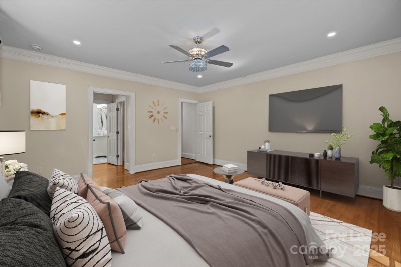 Property image 4 at 1705 Fountain View Drive, Charlotte, NC 28203