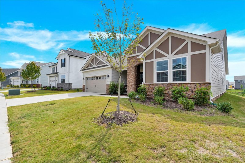 Property image 2 of 2432 Lorelei Terrace in Waxhaw Landing, Monroe, NC 28112