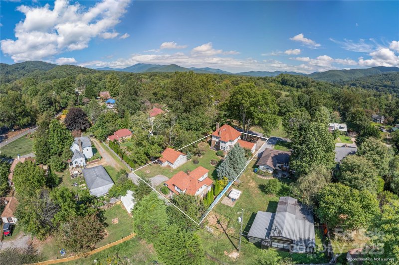 Property image 2 at 115 Stonewall Avenue, Swannanoa, NC 28778