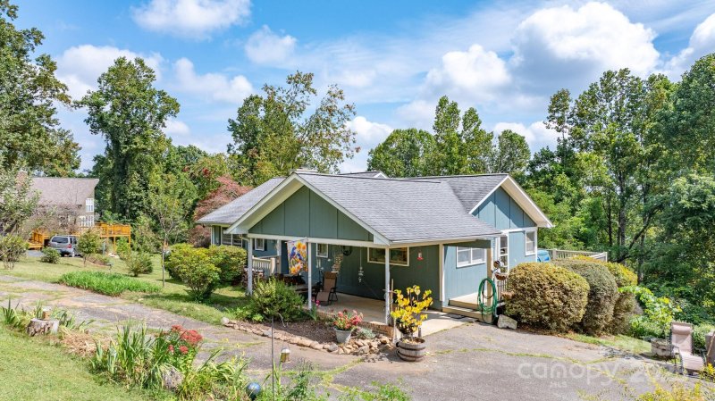 Property image 2 of 1174 Apple Lane in Apple Mountain, Spruce Pine, NC 28777