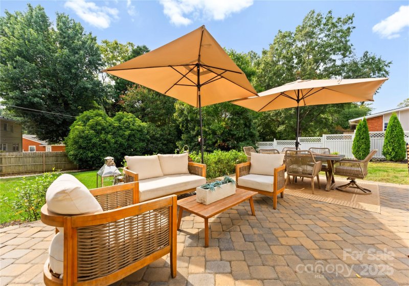 Property image 3 of 5936 Charing Place in Rama Woods, Charlotte, NC 28211