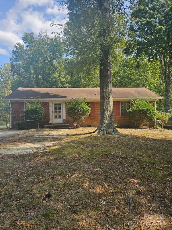 Hidden Valley Estates, Charlotte Community