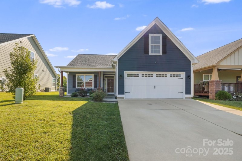 Property image 2 of 40 Hyde Park Place in Hyde Park, Arden, NC 28704