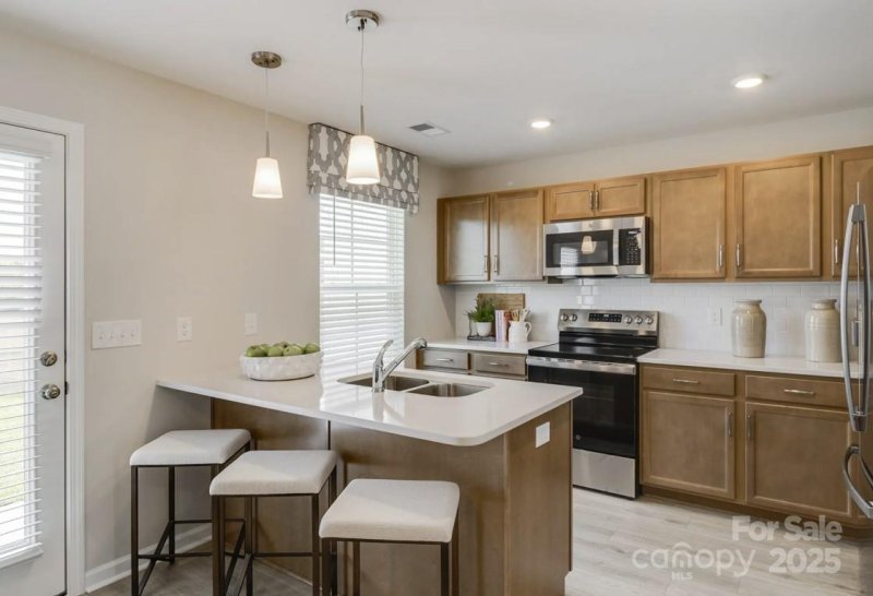 Property image 3 of 2814 Lehigh Road in Sloan Station, Charlotte, NC 28208