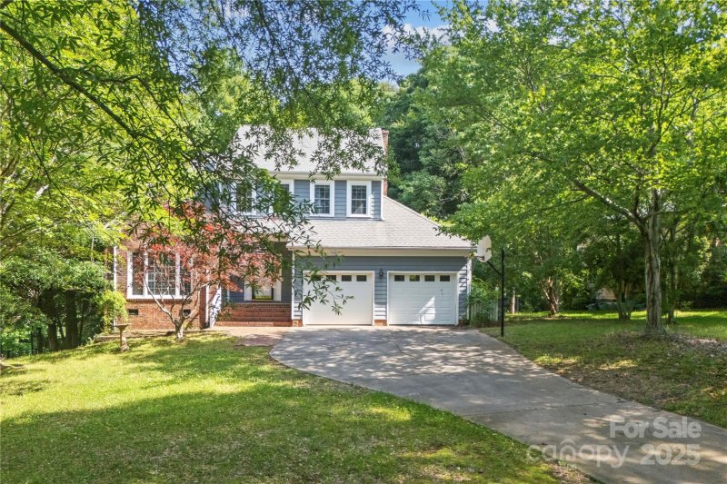 Mallard Trace, Charlotte Community