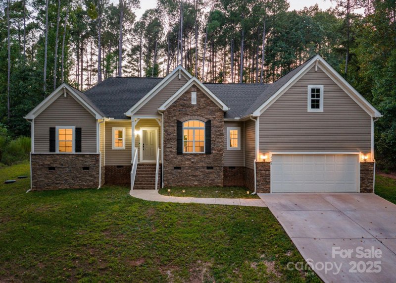 Property image 2 of 4903 Rio De Luna None in Crystal Falls, Hickory, NC 28601