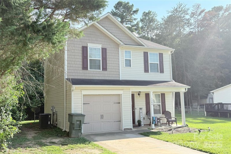 Property image 2 of 1244 Salvadore Court in Cherry Park, Gastonia, NC 28052