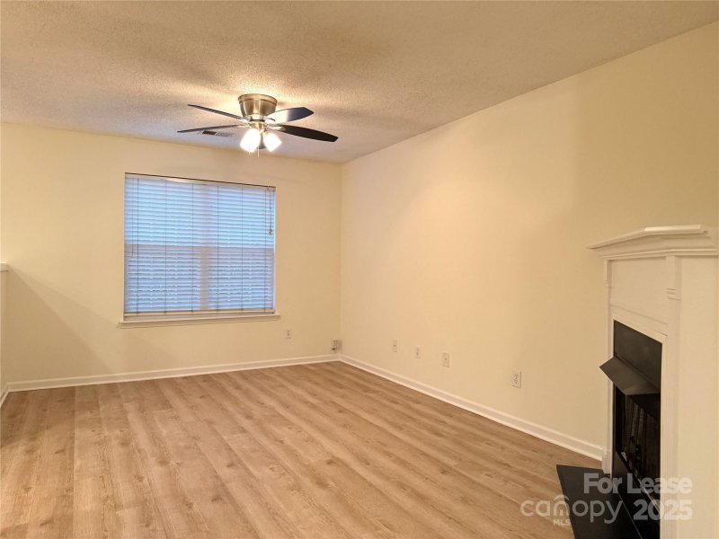 Property image 3 of 10013 University Park Lane in University Heights, Charlotte, NC 28213