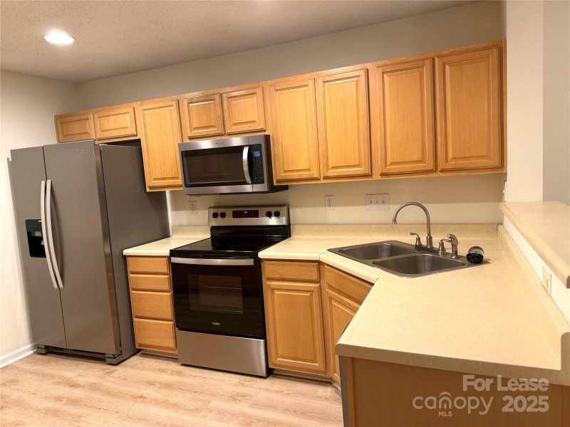 Property image 5 of 10013 University Park Lane in University Heights, Charlotte, NC 28213