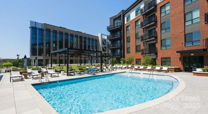 1711 Commonwealth Avenue