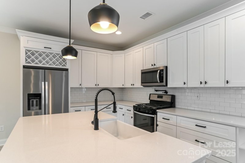 Property image 5 of 8502 Sharonbrook Drive in Sharonbrook, Charlotte, NC 28210