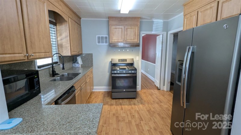 Property image 3 at 1507 Woodland Drive, Charlotte, NC 28205