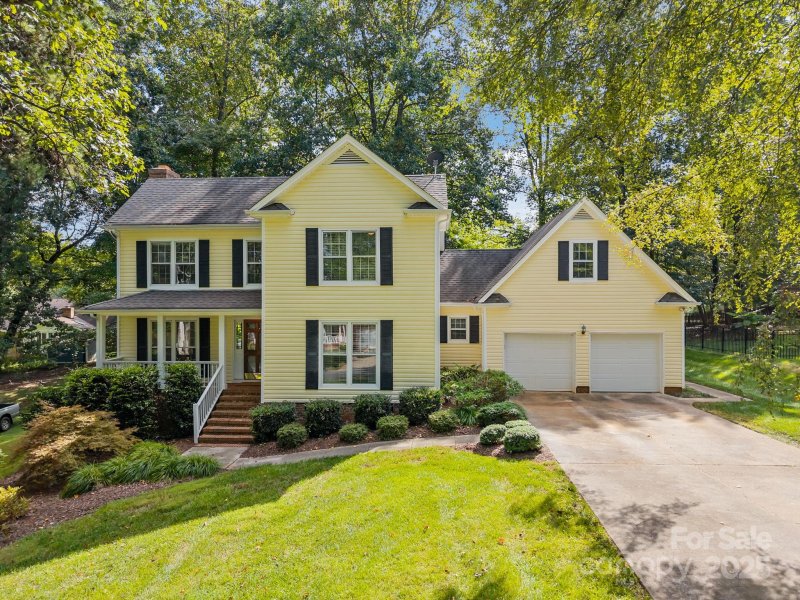 6824 Silverwood Lane