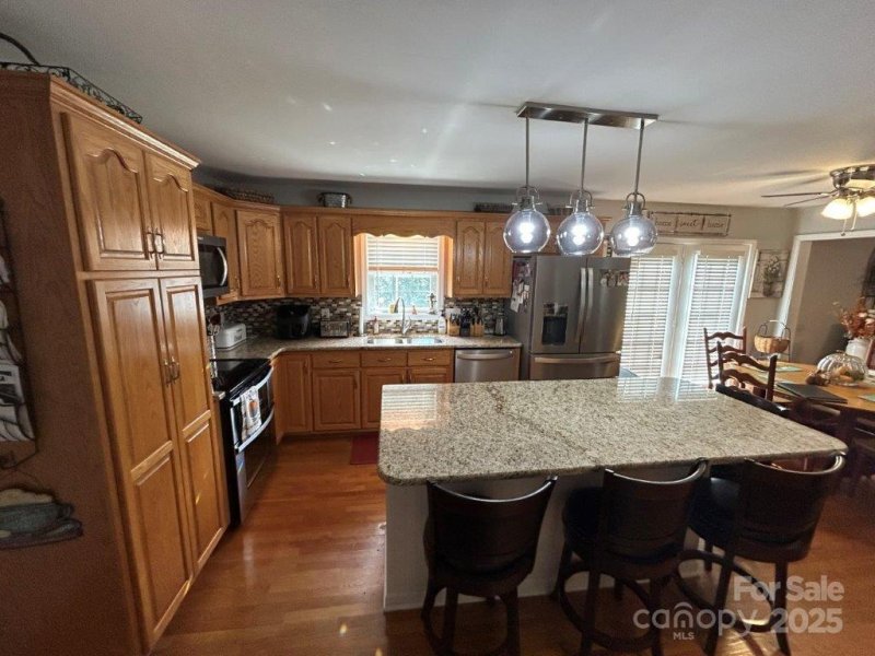 Property image 4 of 2587 Ironwood Drive in Old River Falls, Hickory, NC 28602