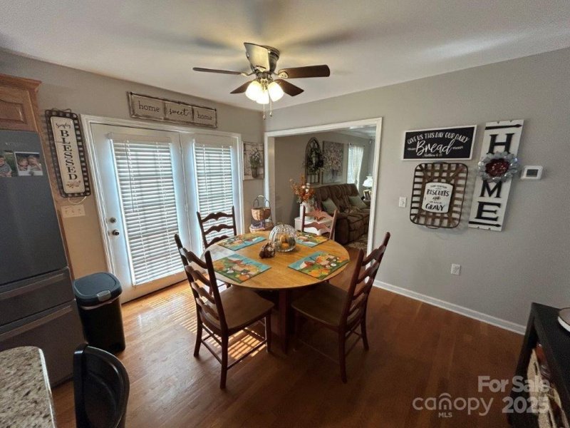 Property image 5 of 2587 Ironwood Drive in Old River Falls, Hickory, NC 28602