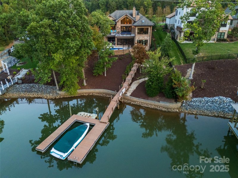 Property image 2 of 6032 Headlands Court in Reflection Pointe, Belmont, NC 28012