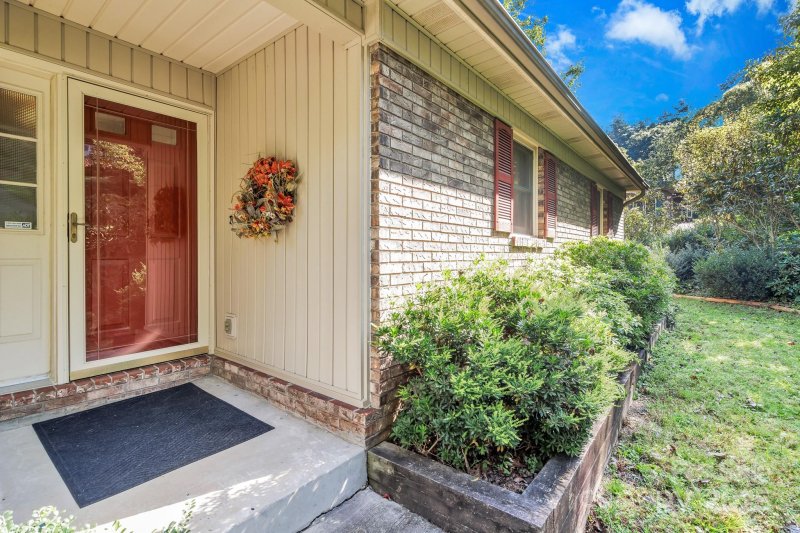 Property image 4 of 238 Park Lane in Haywood Knolls, Hendersonville, NC 28791