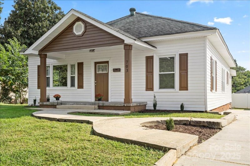Property image 2 of 703 Rankin Avenue in Madora, Mount Holly, NC 28120