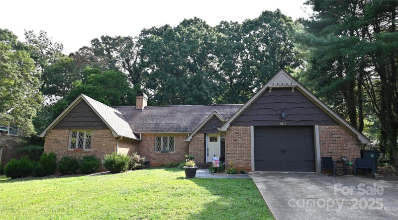 Property image 2 of 410 2nd Avenue in Westside Development, Conover, NC 28613