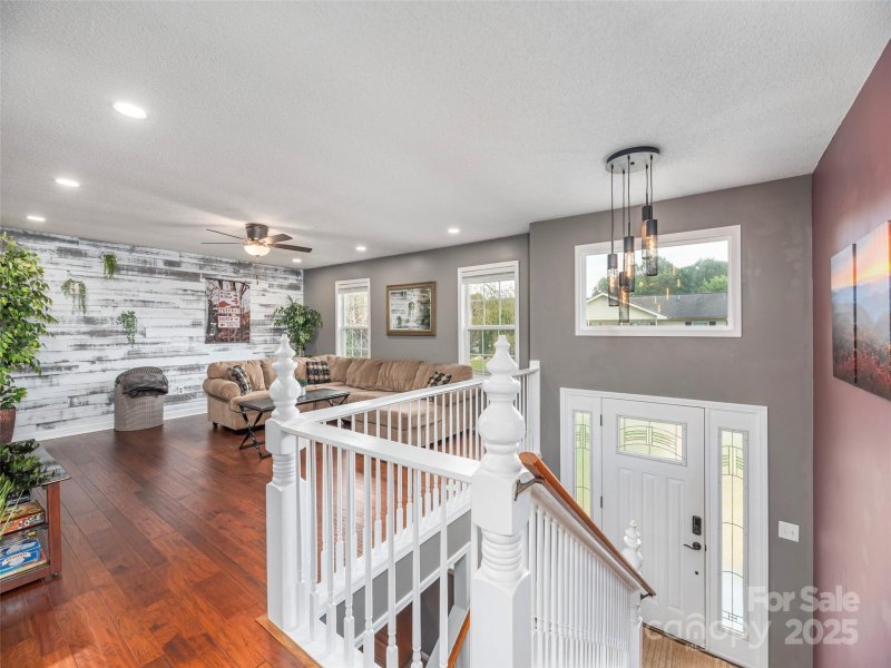 Property image 3 of 37 Sydney Lane in Windy Hill Farms, Asheville, NC 28806