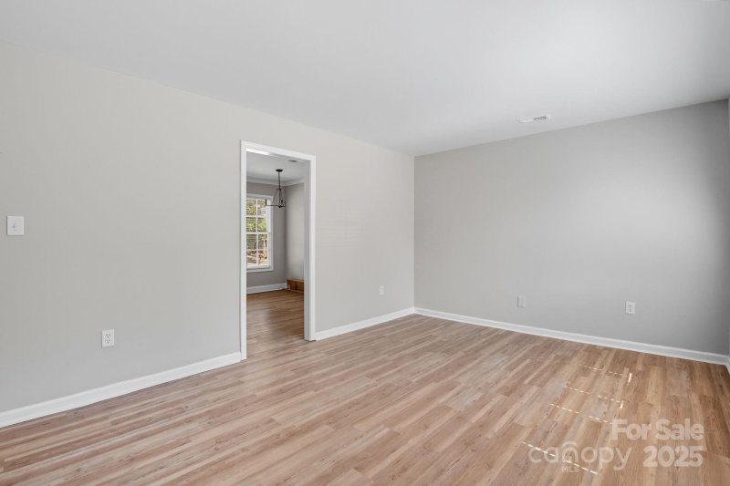 Property image 2 of 719 Lightspun Lane in Firestone, Charlotte, NC 28216