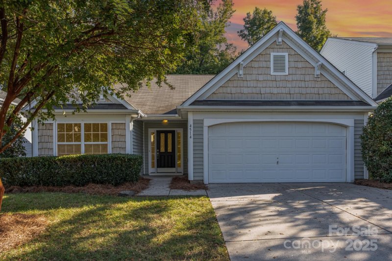 Property image 2 of 4514 Dalbeth Street in Coventry, Charlotte, NC 28213