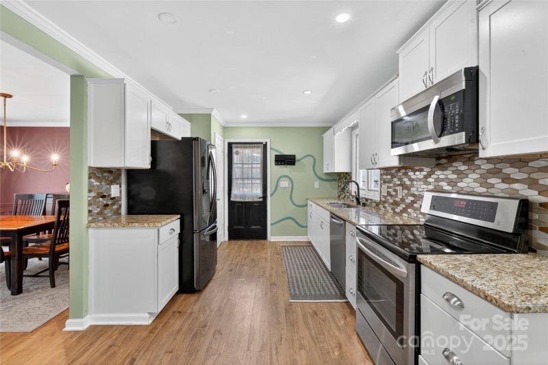 Property image 5 of 13423 Idlefield Lane in Idlewood, Matthews, NC 28105