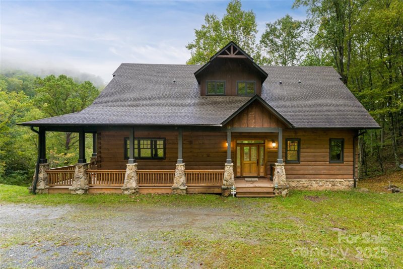 Property image 3 of 635 Whisper Mountain Drive in Whisper Mountain, Leicester, NC 28748