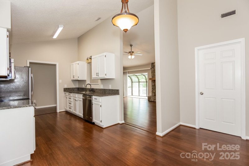 Property image 5 of 115 Topaz Place in Crystal Bay, Mooresville, NC 28117