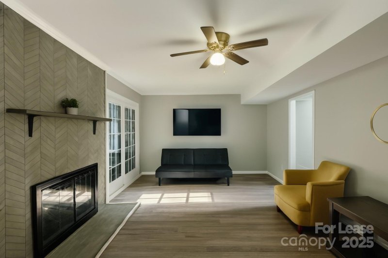 Property image 5 of 9501 Pondside Lane in Faires Farm, Charlotte, NC 28213