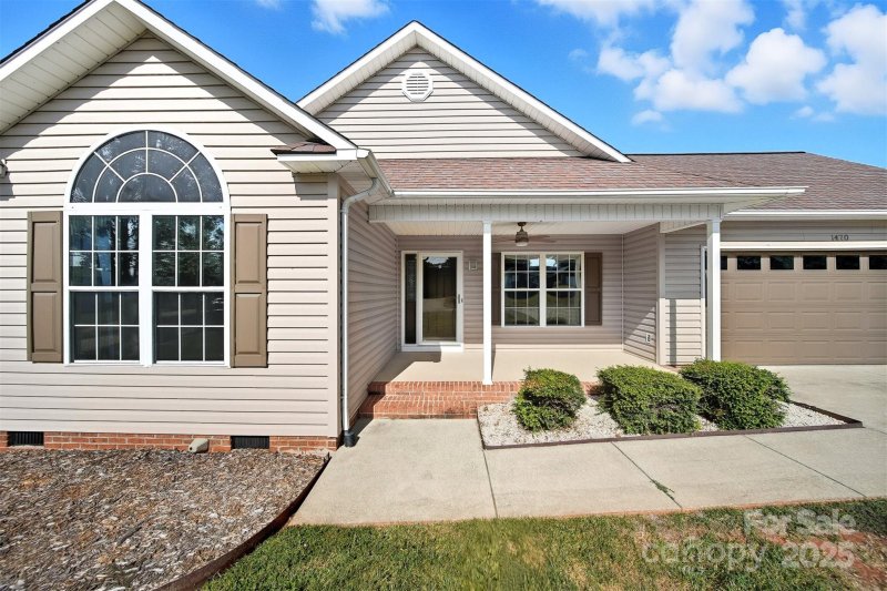 1470 Farmington Hills Drive