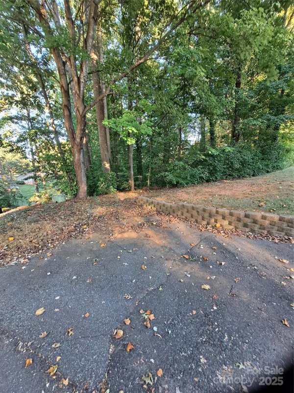 Property image 2 of 5587 Brookwood Lane in Woodridge, Hickory, NC 28602