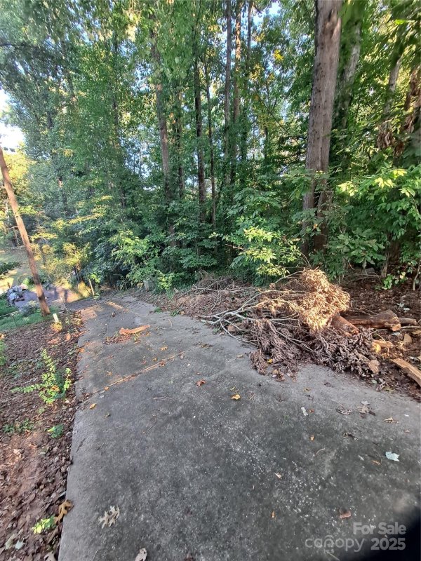 Property image 3 of 5587 Brookwood Lane in Woodridge, Hickory, NC 28602