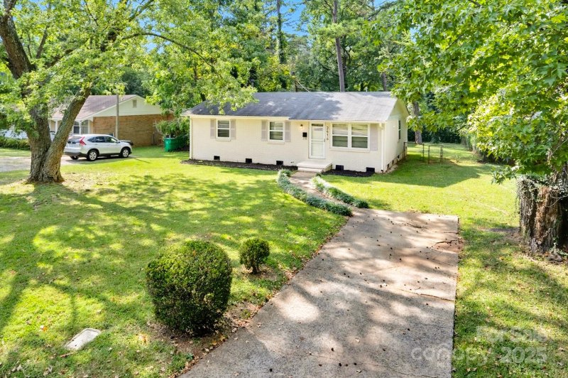 Property image 4 at 2416 Carrington Court, Charlotte, NC 28208