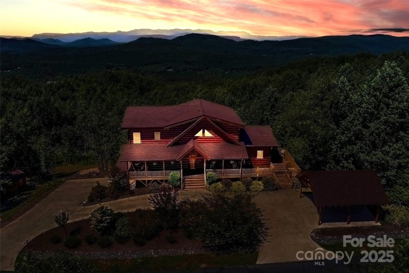 Property image 2 of 334 Scenic Vista Drive in Grandview Peaks, Nebo, NC 28761