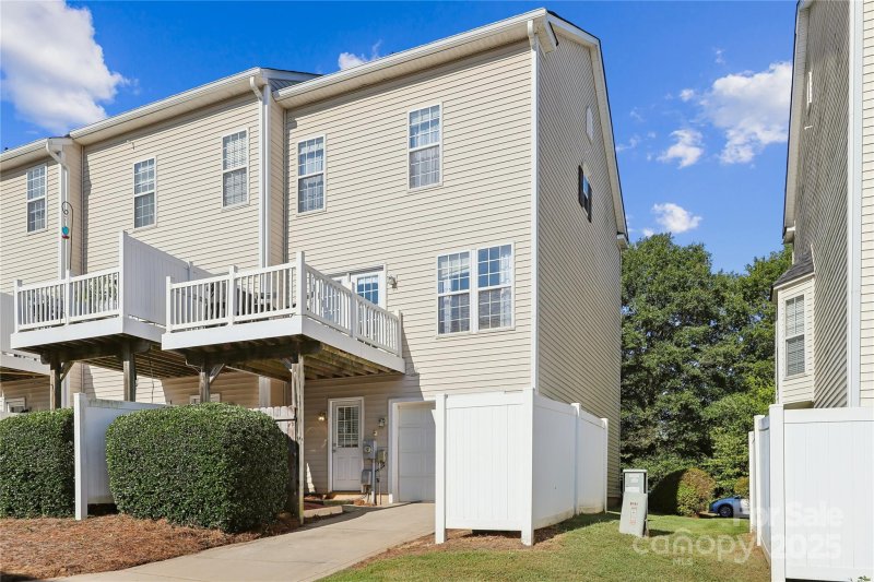 Property image 4 of 8165 Millwright Lane in Stillwater, Charlotte, NC 28277